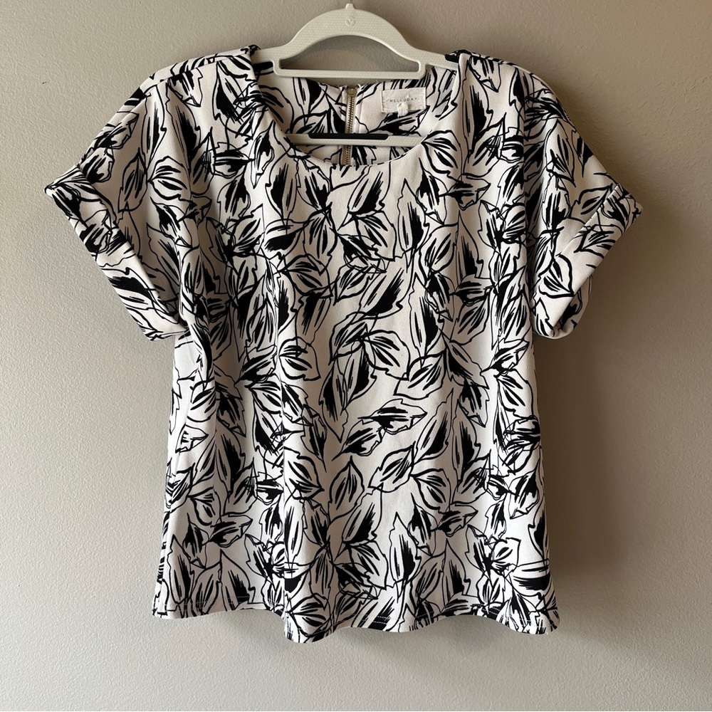 MELLODAY Monochrome Leaf Print Short Sleeve Top